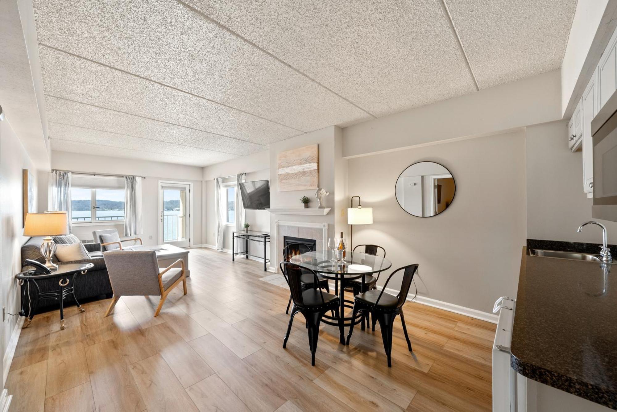 Bella Vista Suites Lake Geneva Εξωτερικό φωτογραφία
