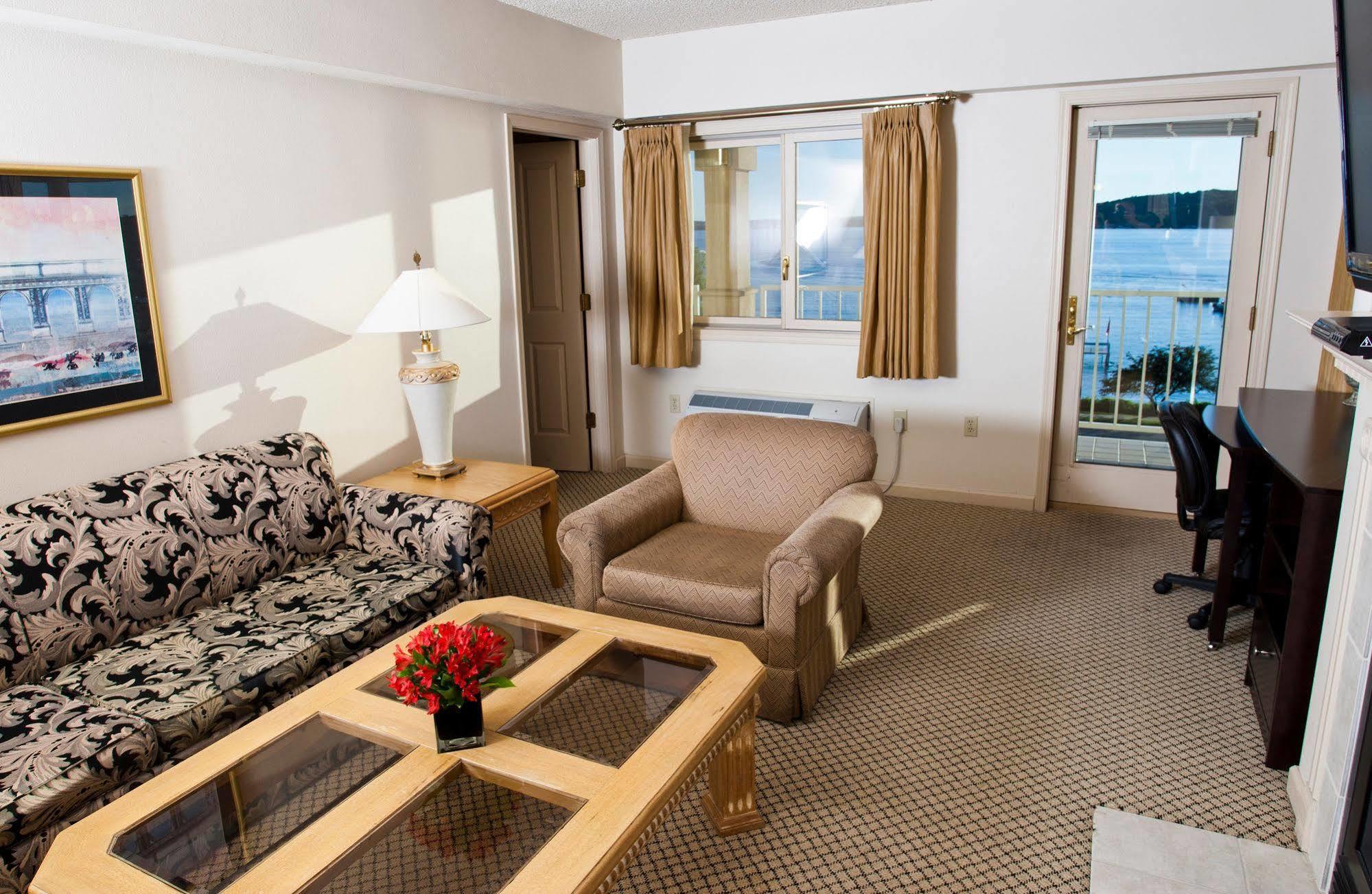 Bella Vista Suites Lake Geneva Εξωτερικό φωτογραφία